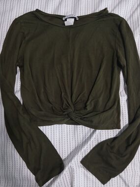 Women’s Olive Twist-Front Long Sleeve Top
